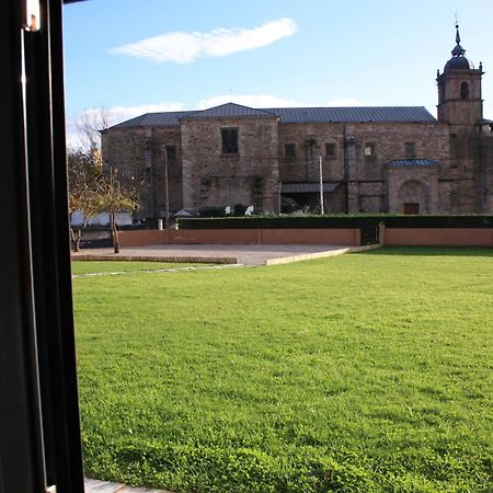 Alojamiento Ubaldo Nieto Carracedo del Monasterio 외부 사진